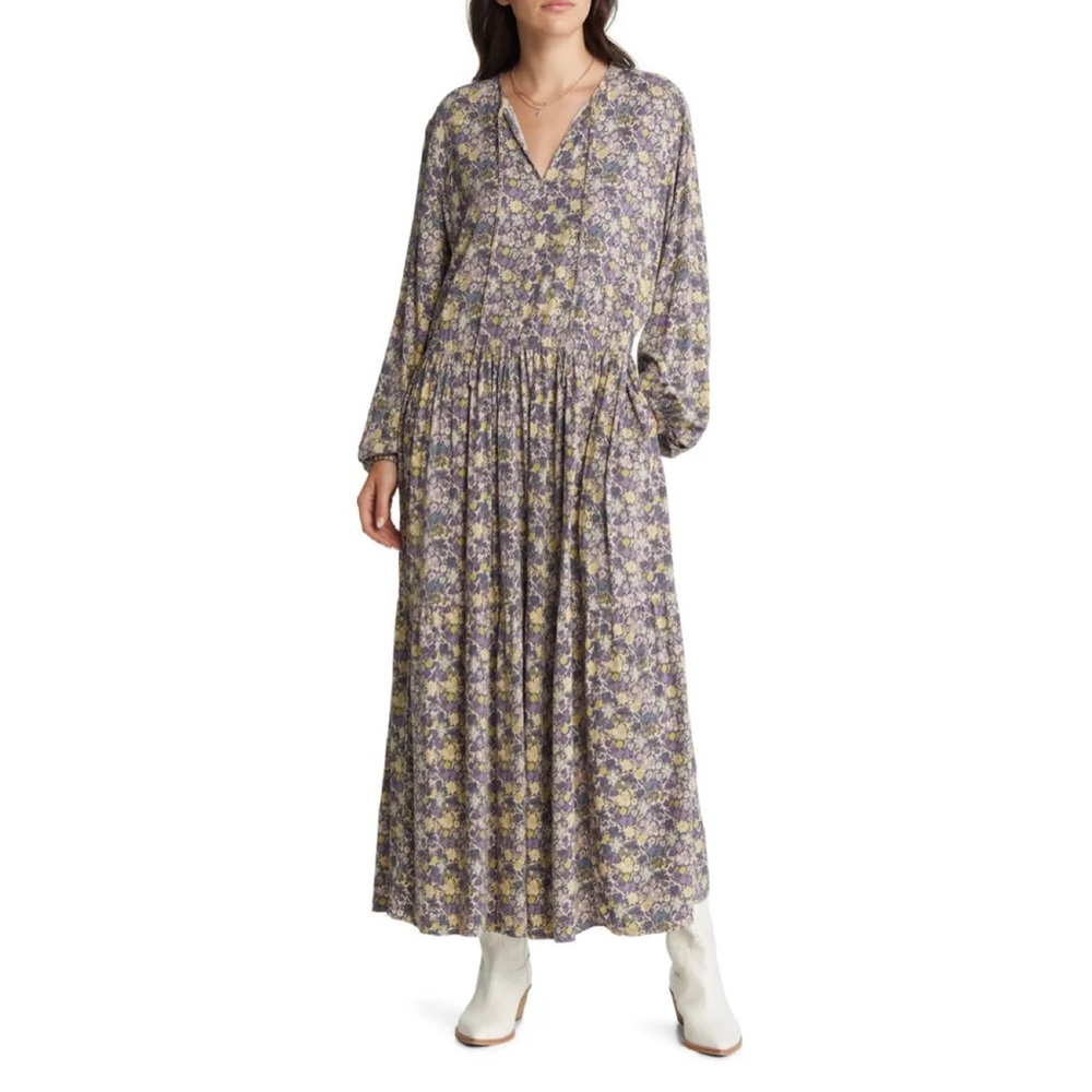 TREASURE & BOND
Puff Shoulder Dobby Shift Dress🌺
